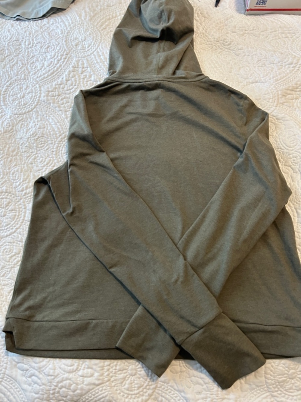 Vuori Women's Olive Green Lightweight Hooded Pullover Sweatshirt - Picture 10 of 12